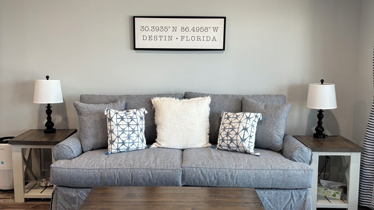 Photo of Livingroom in Crystal Shores