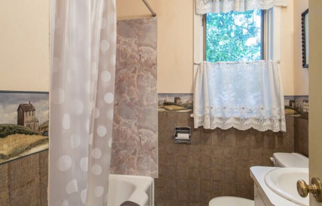 Photo of Bathroom in Beaconsfield