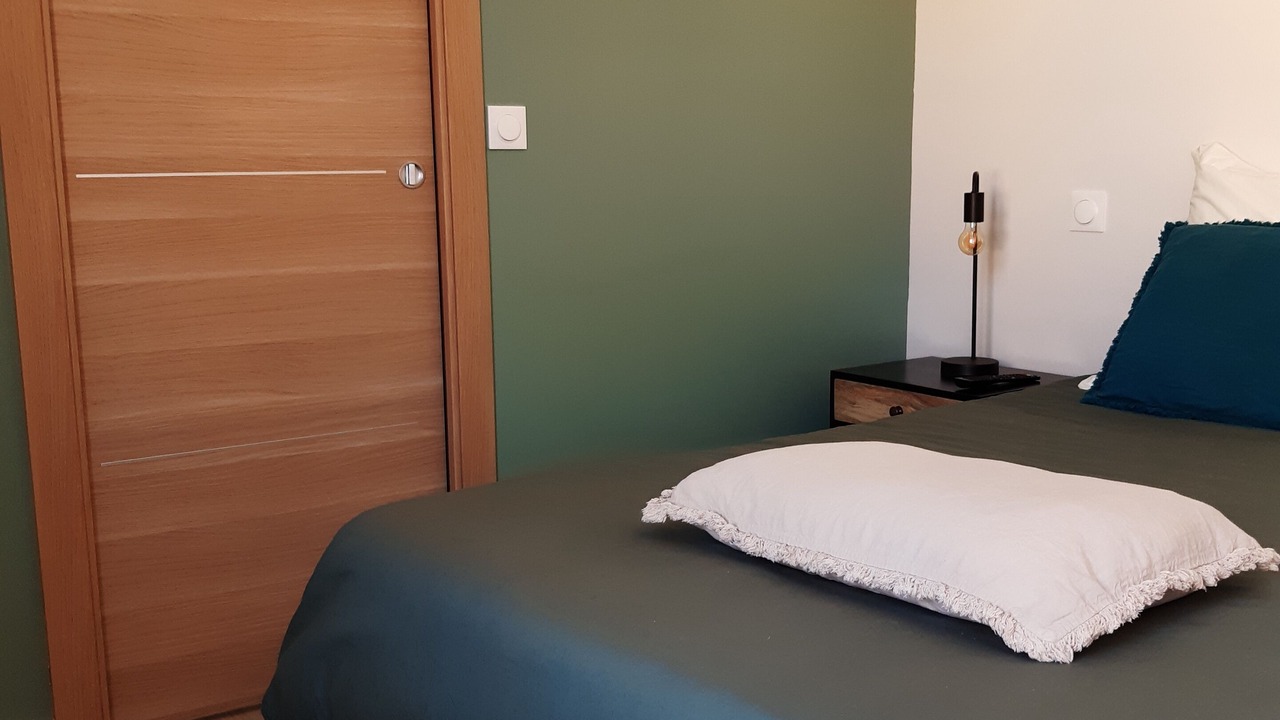 Photo of Bedroom in Saint-Tropez City Centre
