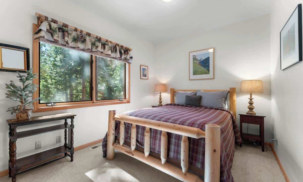Photo of Bedroom in Tahoe Vista
