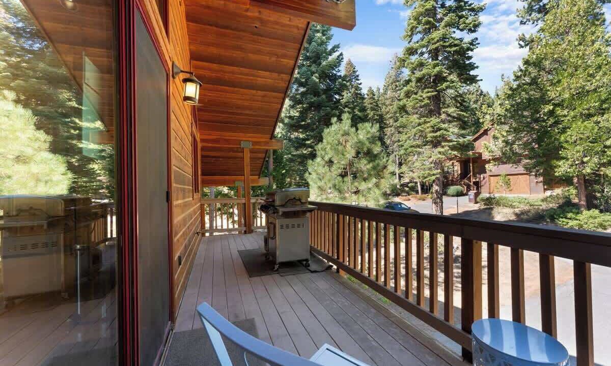 Photo of Patio Balcony in Tahoe Vista