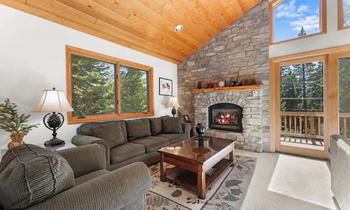 Photo of Livingroom in Tahoe Vista