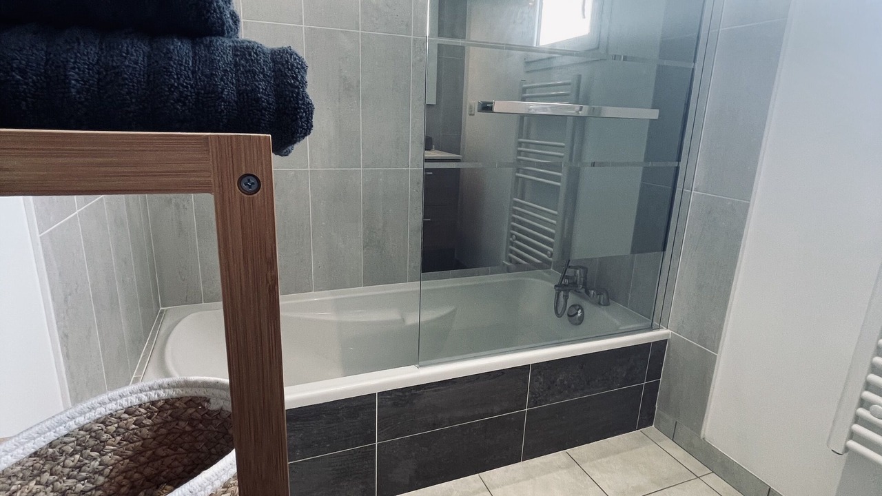 Photo of Bathroom in Mesanger