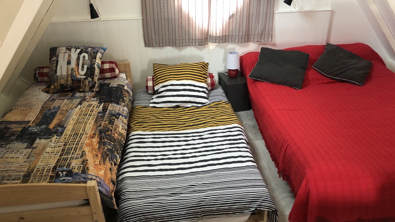 Photo of Bedroom in Campan