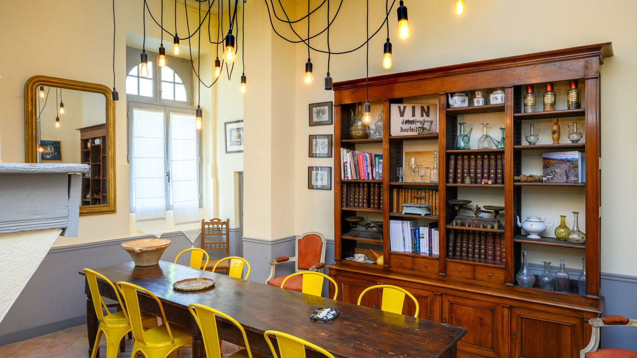 Photo of Others in Malvies