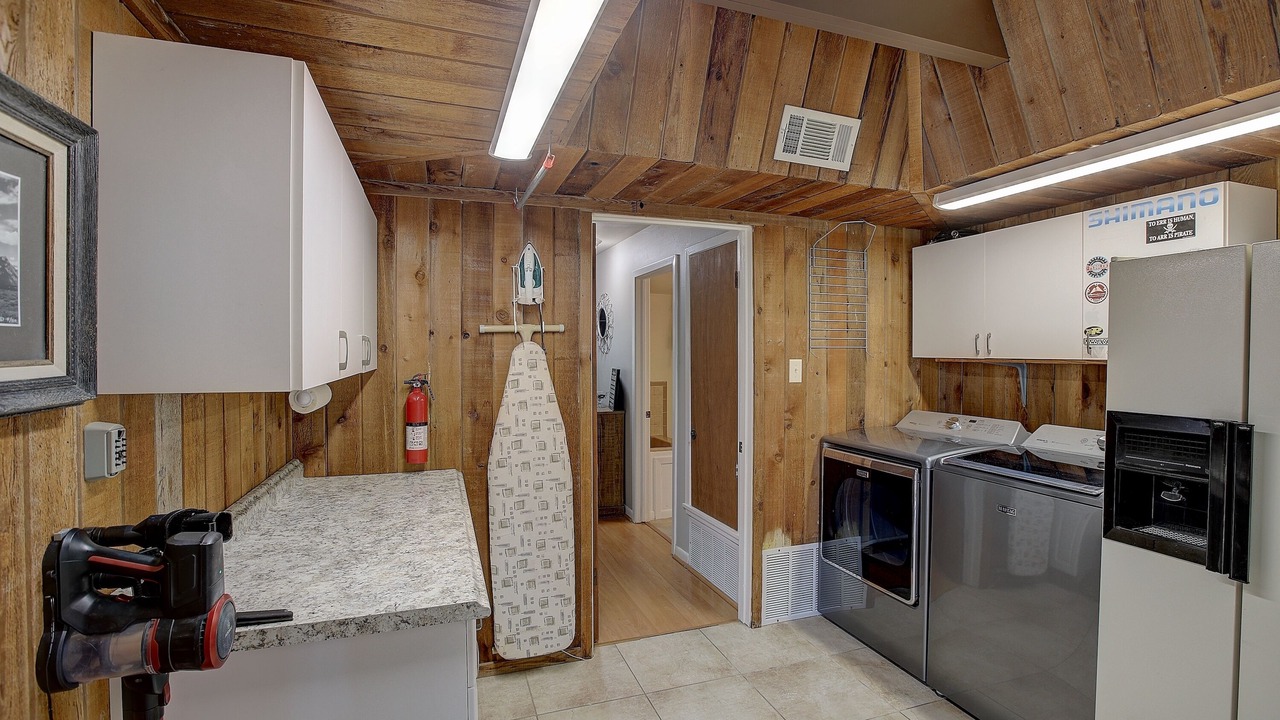 Photo of Bedroom in Lower Basin Lake Travis