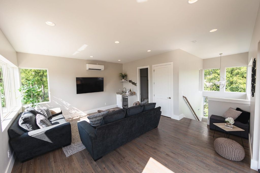 Photo of Livingroom in McFerrin Park