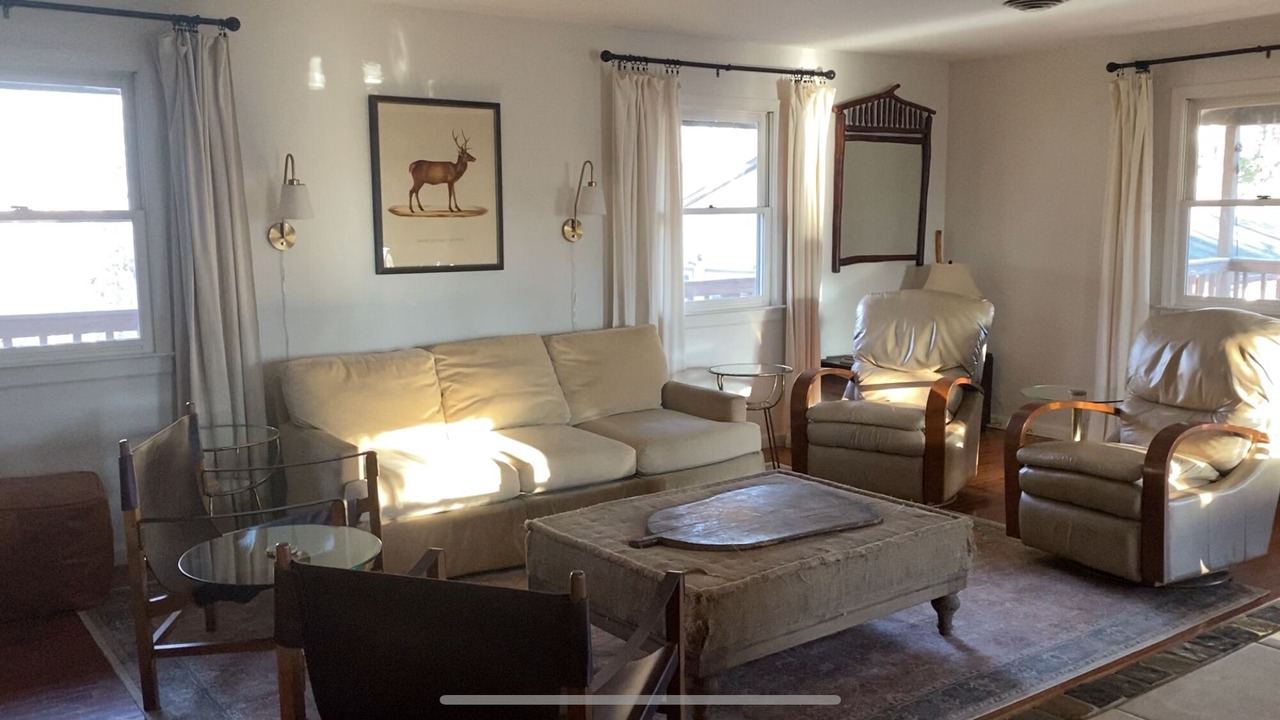 Photo of Livingroom in Schuyler