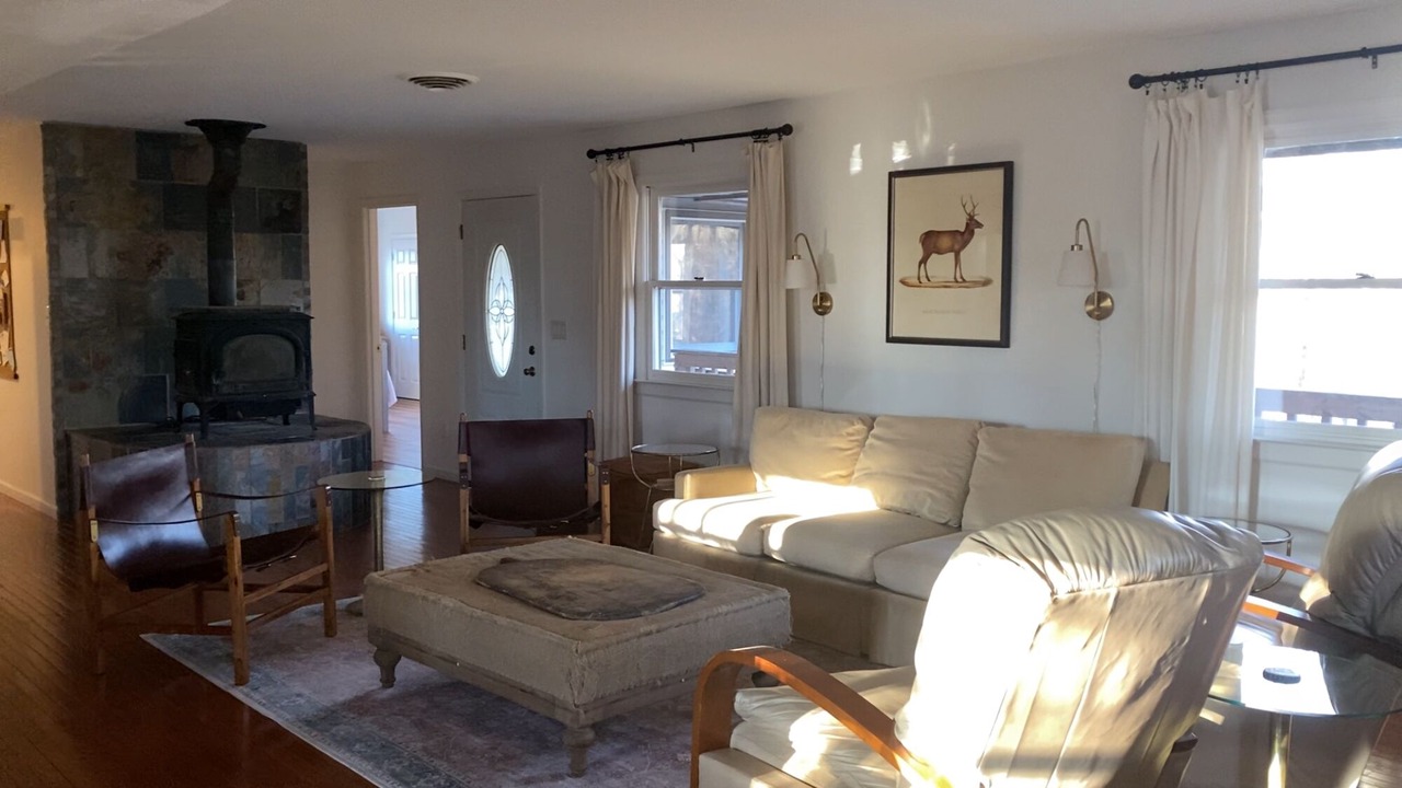 Photo of Livingroom in Schuyler
