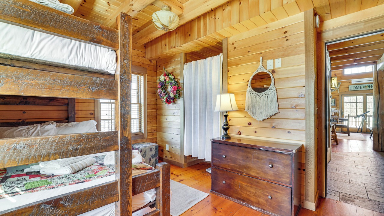 Photo of Bedroom in Mt Cobb
