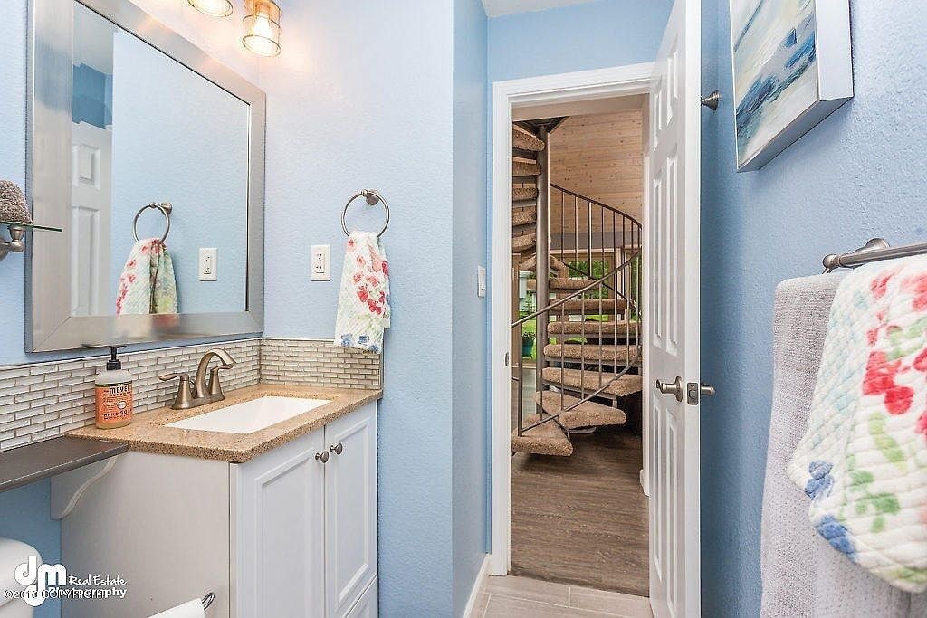 Photo of Bathroom in Old Seward - Oceanview