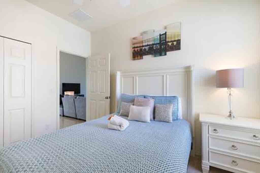 Photo of Bedroom in Crystal Cove