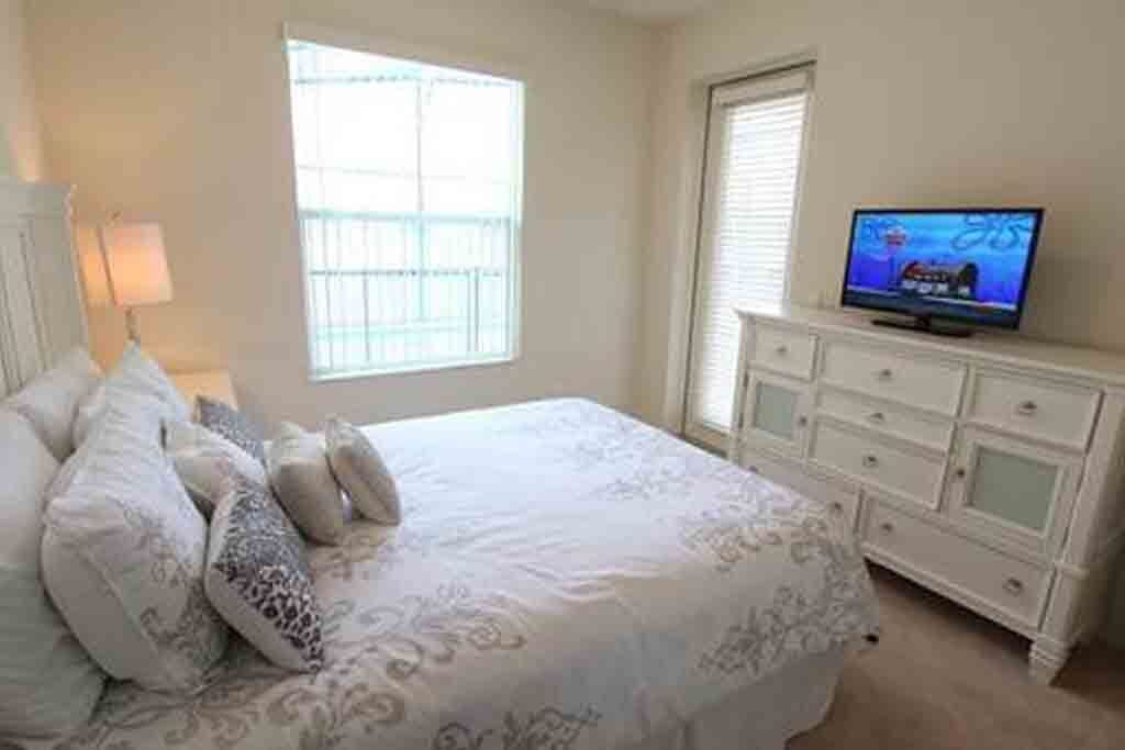Photo of Bedroom in Crystal Cove