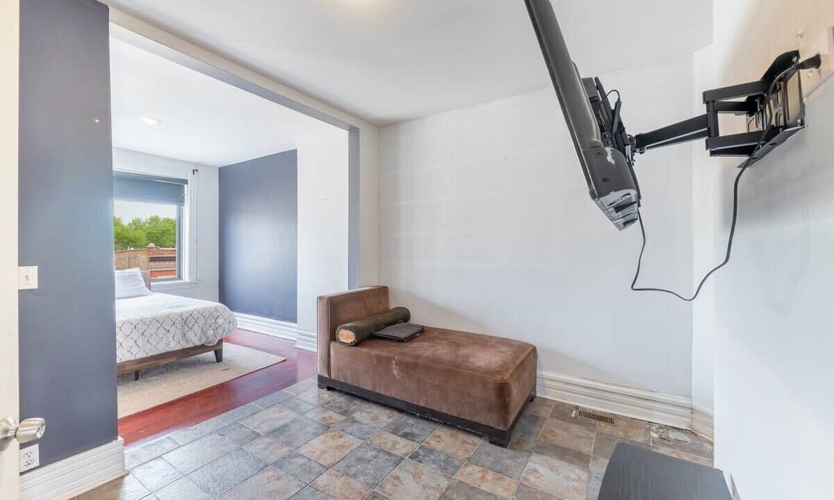 Photo of Bedroom in Bronzeville