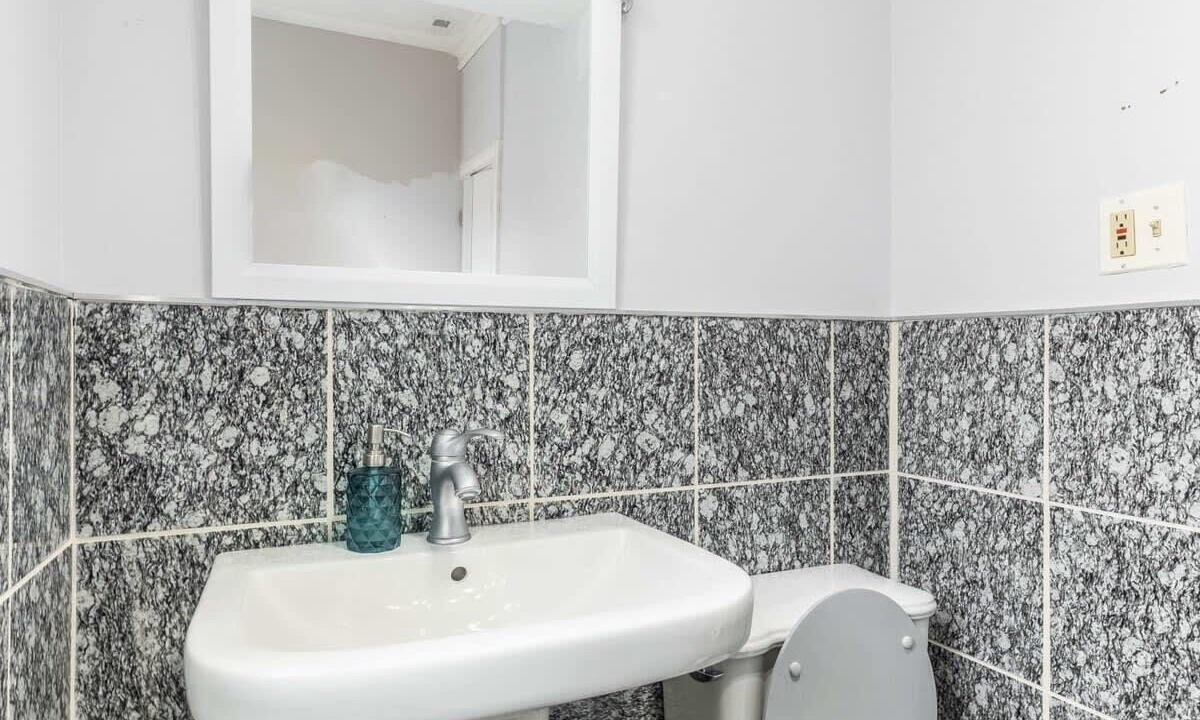 Photo of Bathroom in Bronzeville