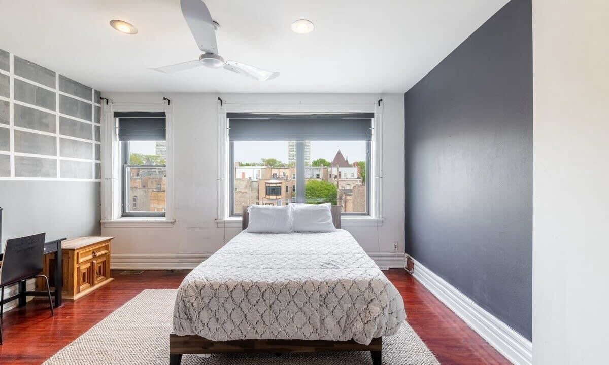 Photo of Bedroom in Bronzeville