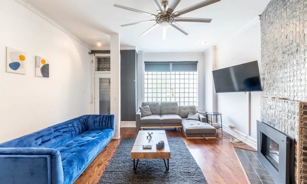 Photo of Livingroom in Bronzeville