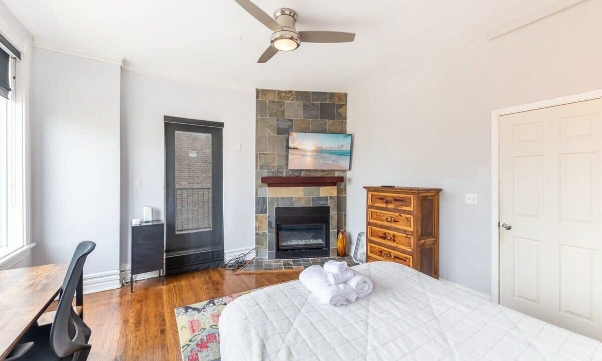 Photo of Bedroom in Bronzeville