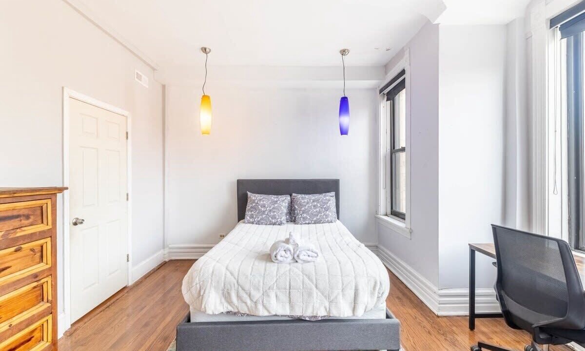 Photo of Bedroom in Bronzeville