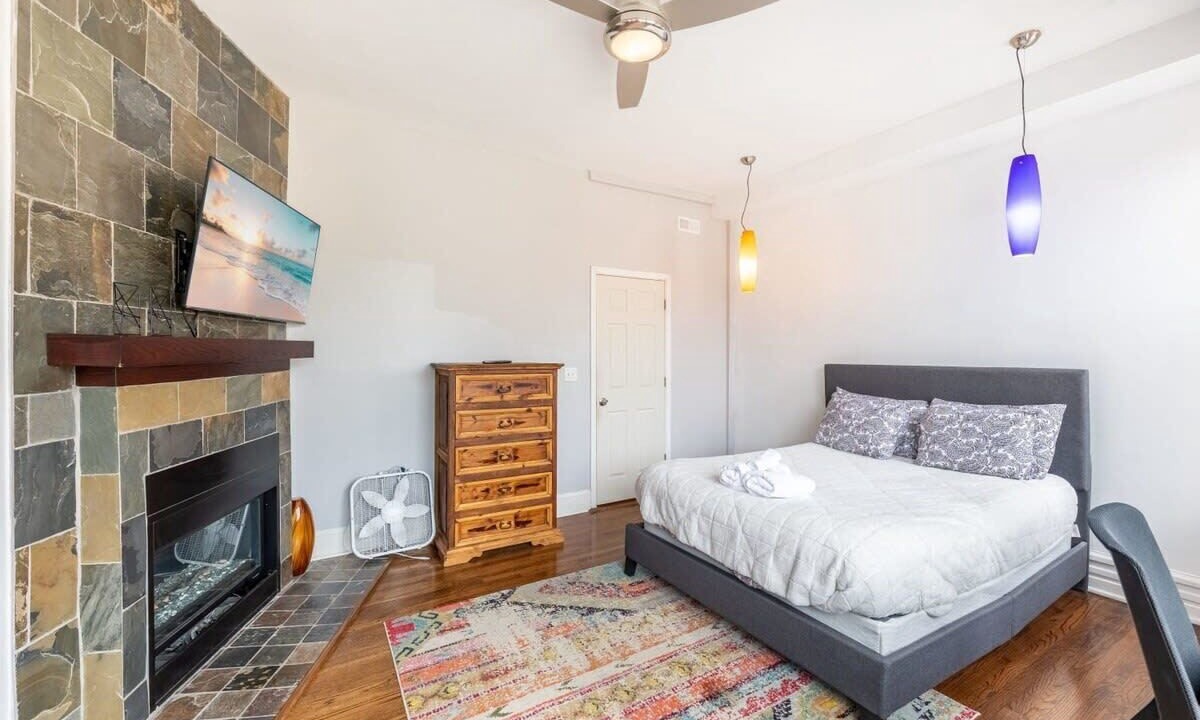 Photo of Bedroom in Bronzeville