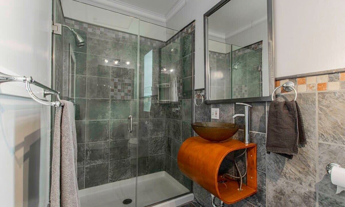 Photo of Bathroom in Bronzeville