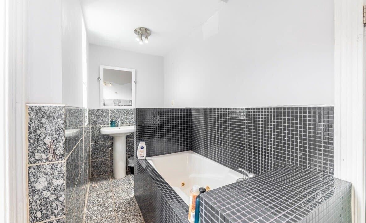 Photo of Bathroom in Bronzeville