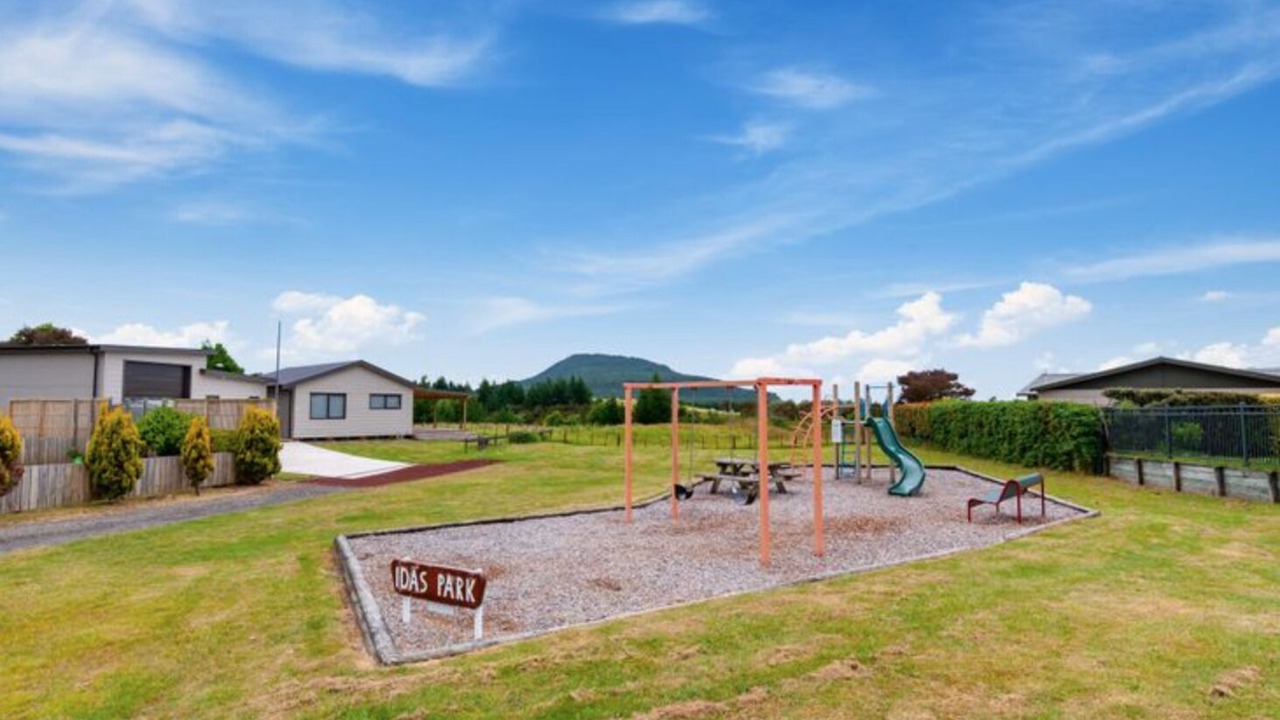 Photo of Others in Omori