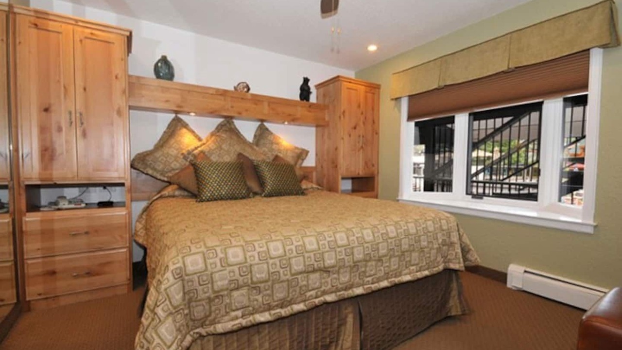 Photo of Bedroom in Lakeside Park