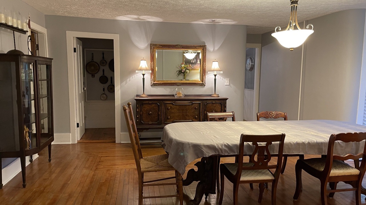 Photo of Livingroom in Seneca Falls