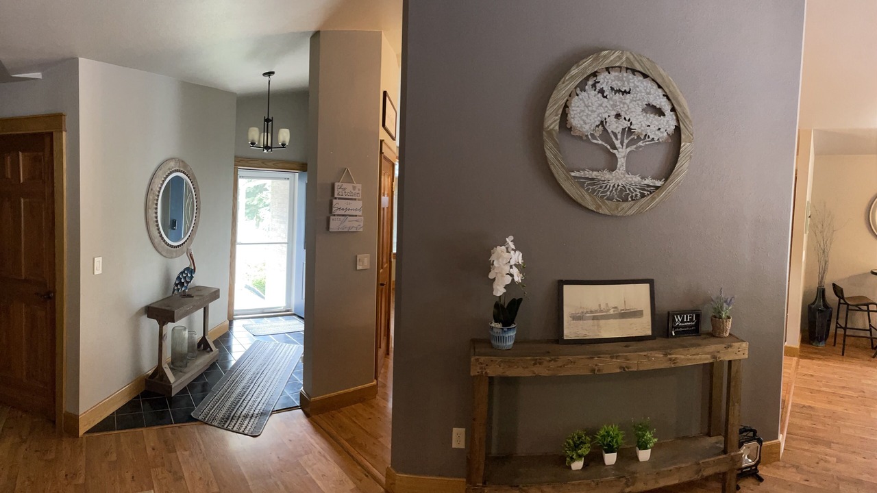 Photo of Others in Black Wolf