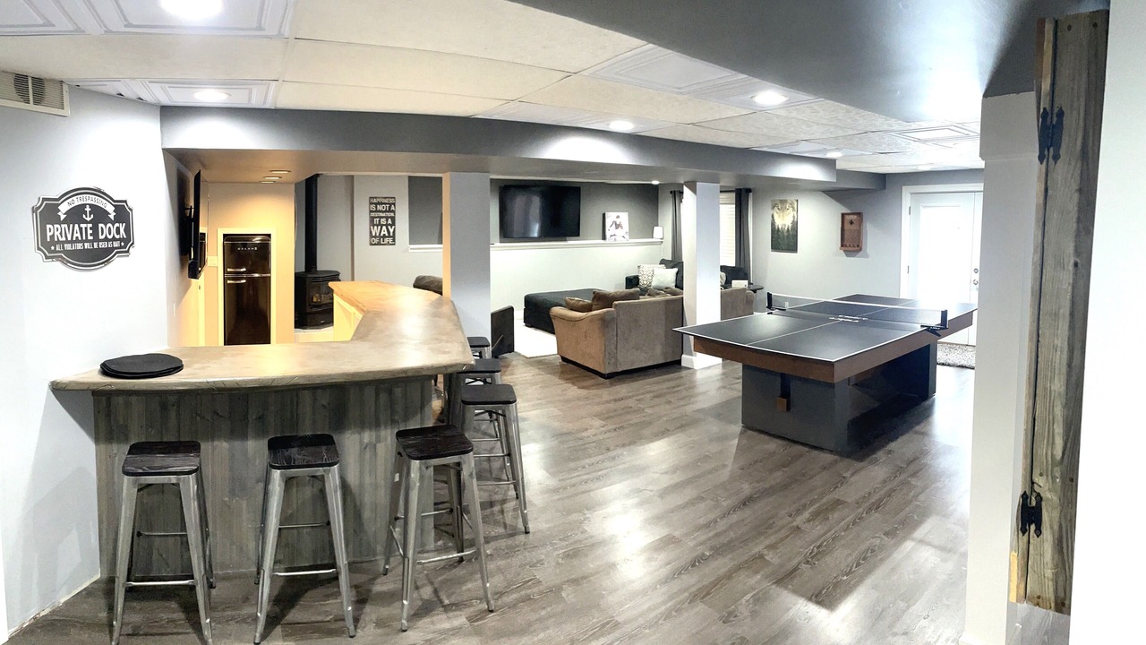 Photo of Others in Black Wolf