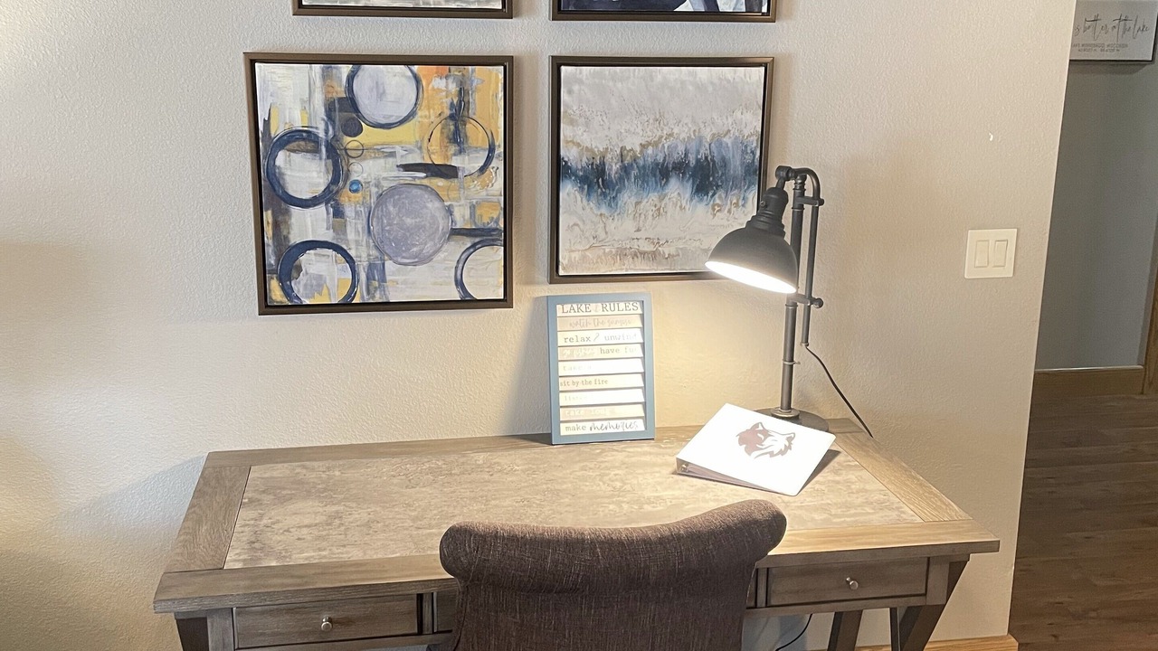 Photo of Others in Black Wolf