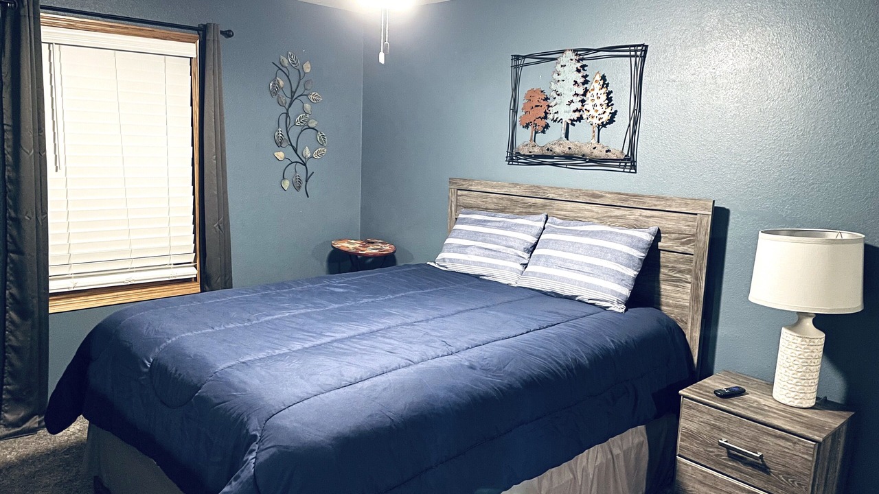 Photo of Bedroom in Black Wolf