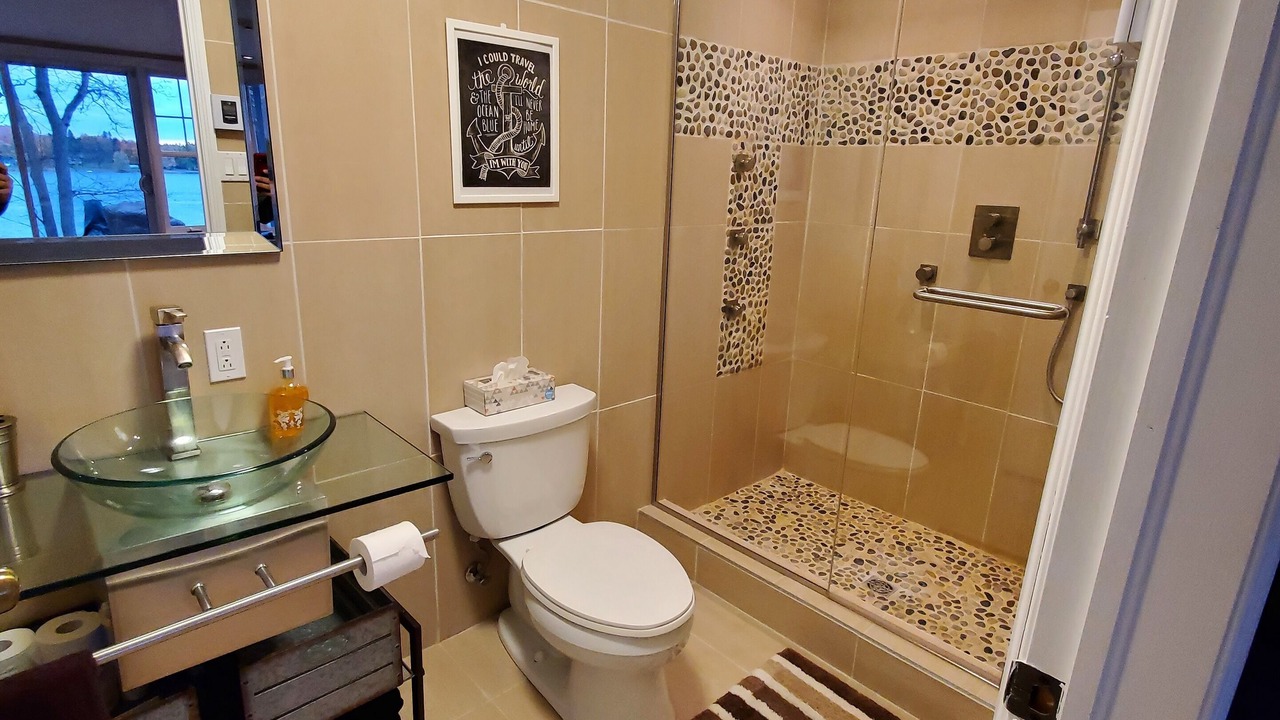 Photo of Bathroom in Saint-Andre-d'Argenteuil