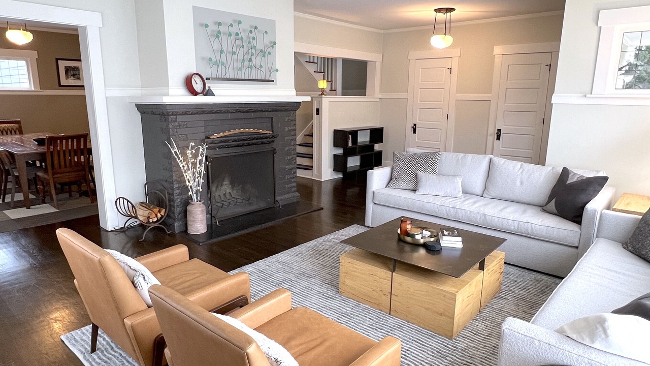 Photo of Livingroom in Queen Anne