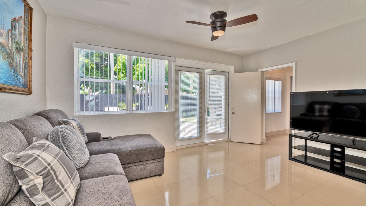 Photo of Livingroom in Miramar
