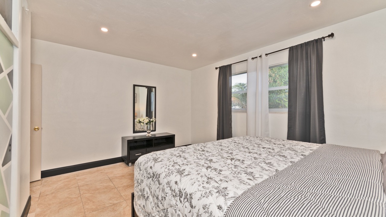 Photo of Bedroom in Miramar