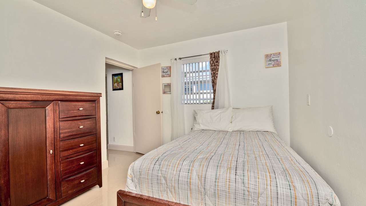 Photo of Bedroom in Miramar