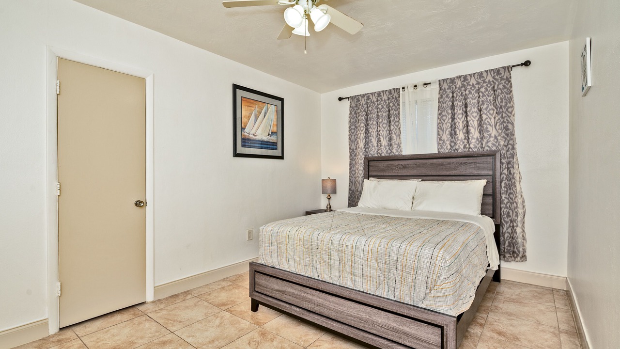 Photo of Bedroom in Miramar
