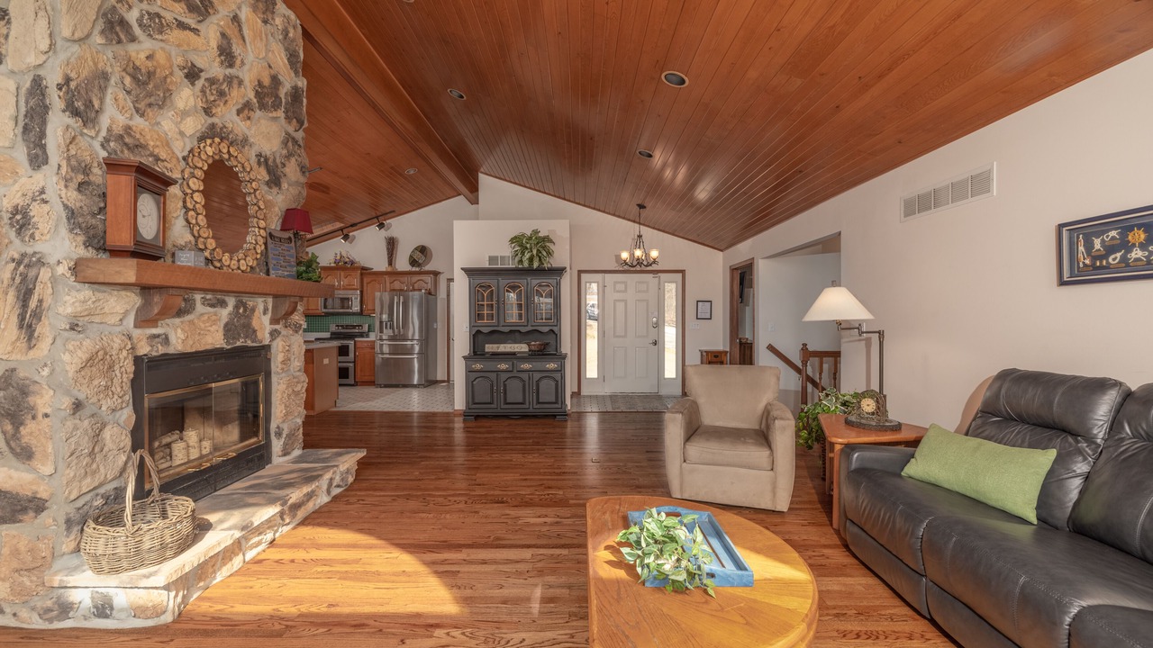 Photo of Livingroom in Innsbrook