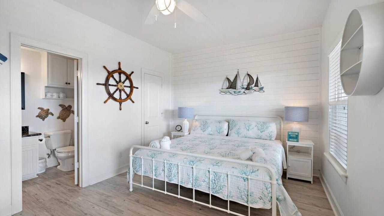 Photo of Bedroom in Surfside Beach