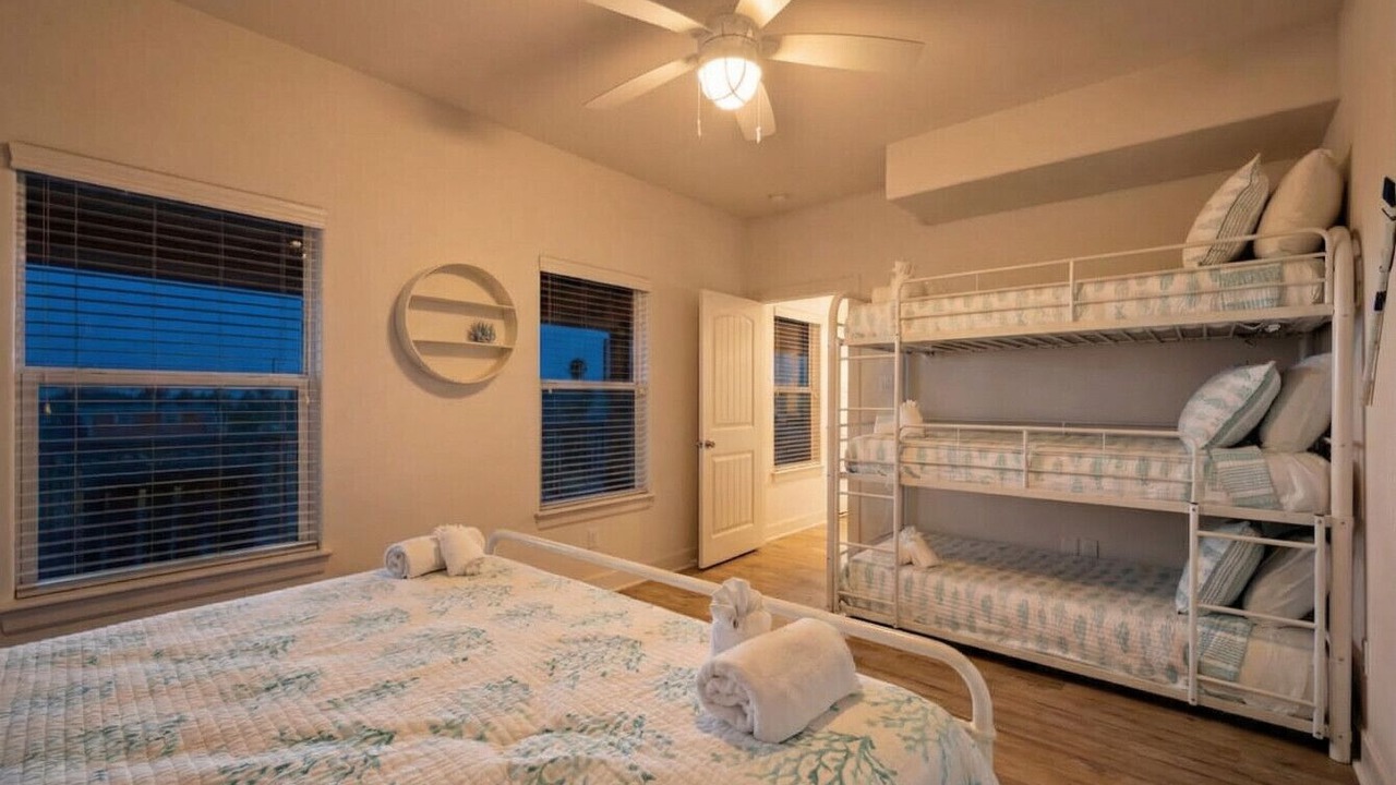 Photo of Bedroom in Surfside Beach