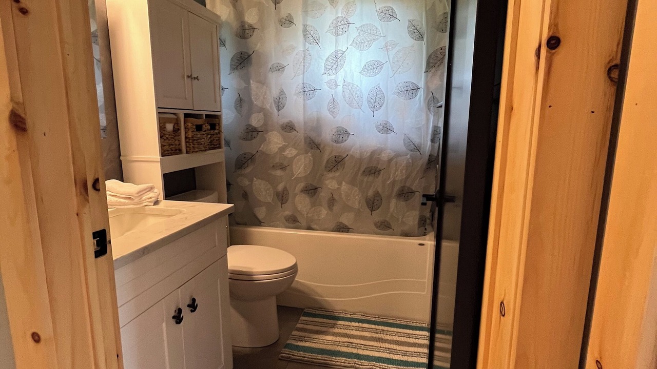 Photo of Bathroom in Broadbent