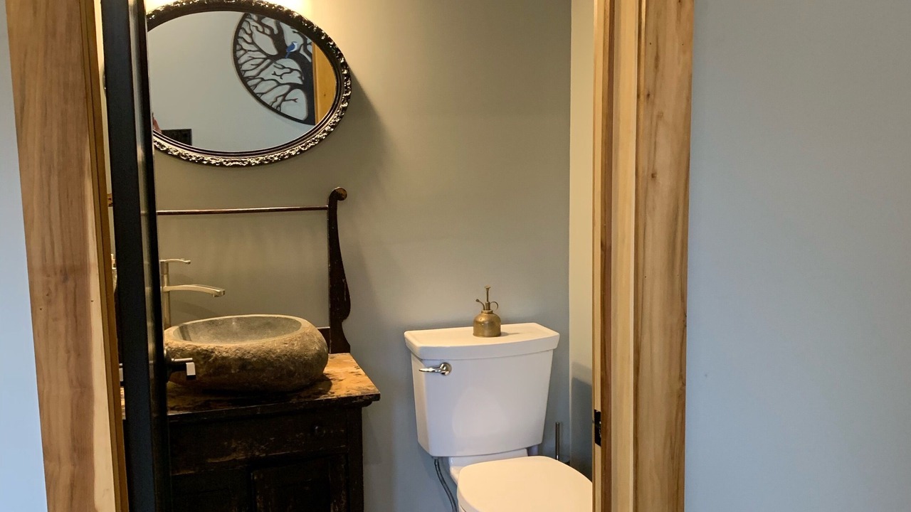 Photo of Bathroom in Broadbent