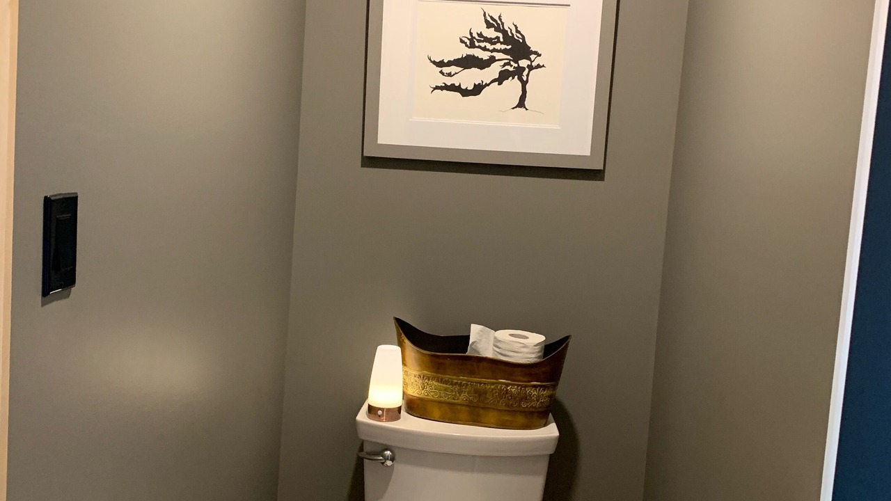 Photo of Others in Broadbent