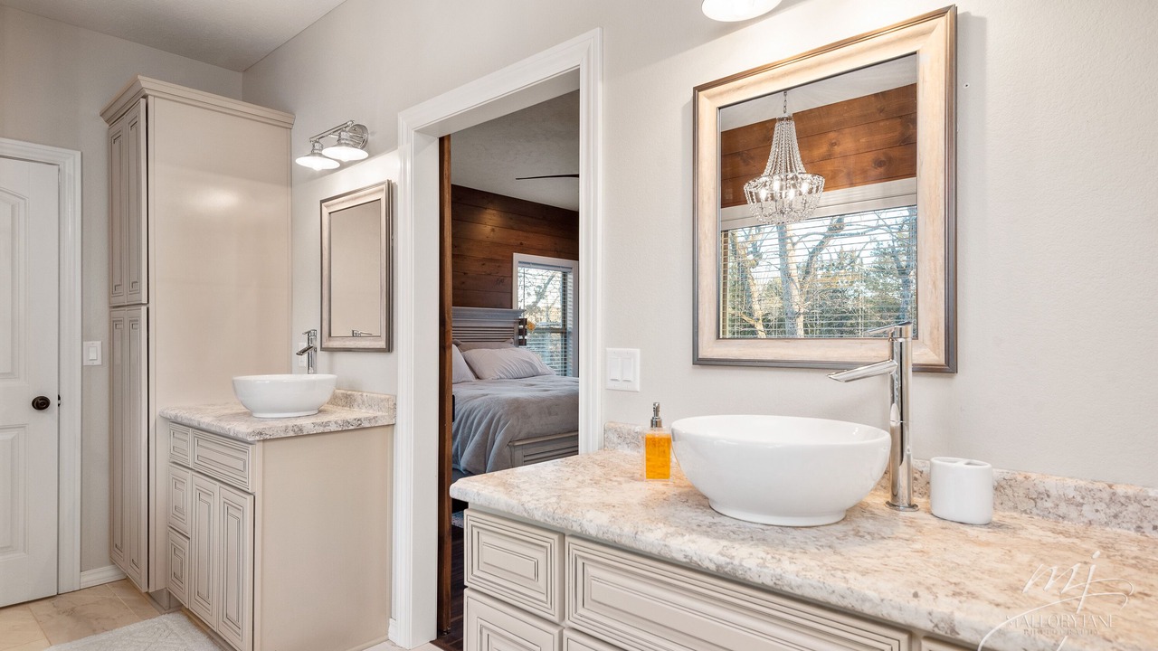 Photo of Bathroom in Calico Rock