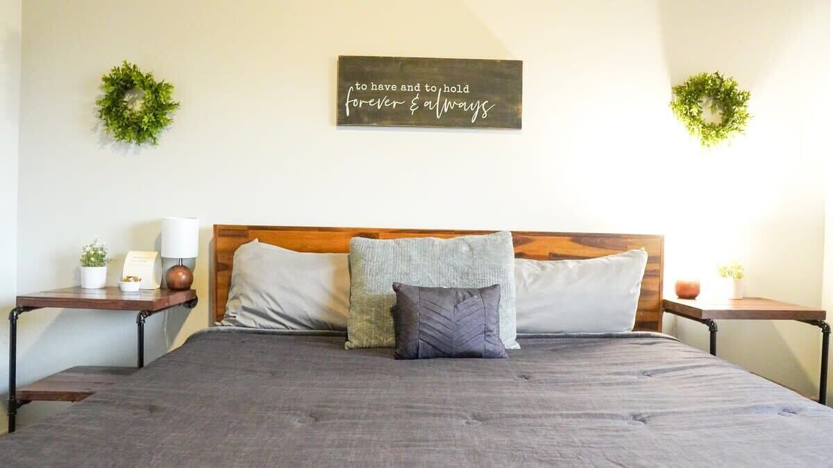 Photo of Bedroom in Niles
