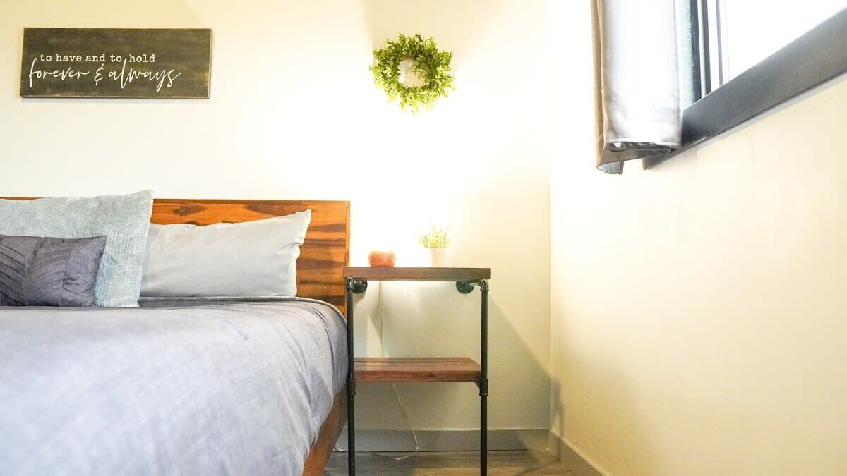 Photo of Bedroom in Niles