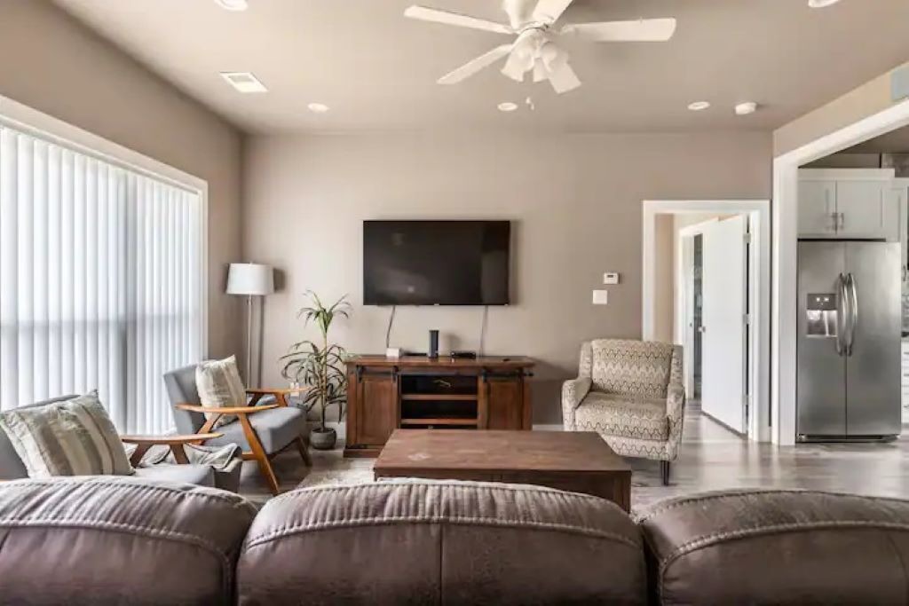 Photo of Livingroom in McQueeney