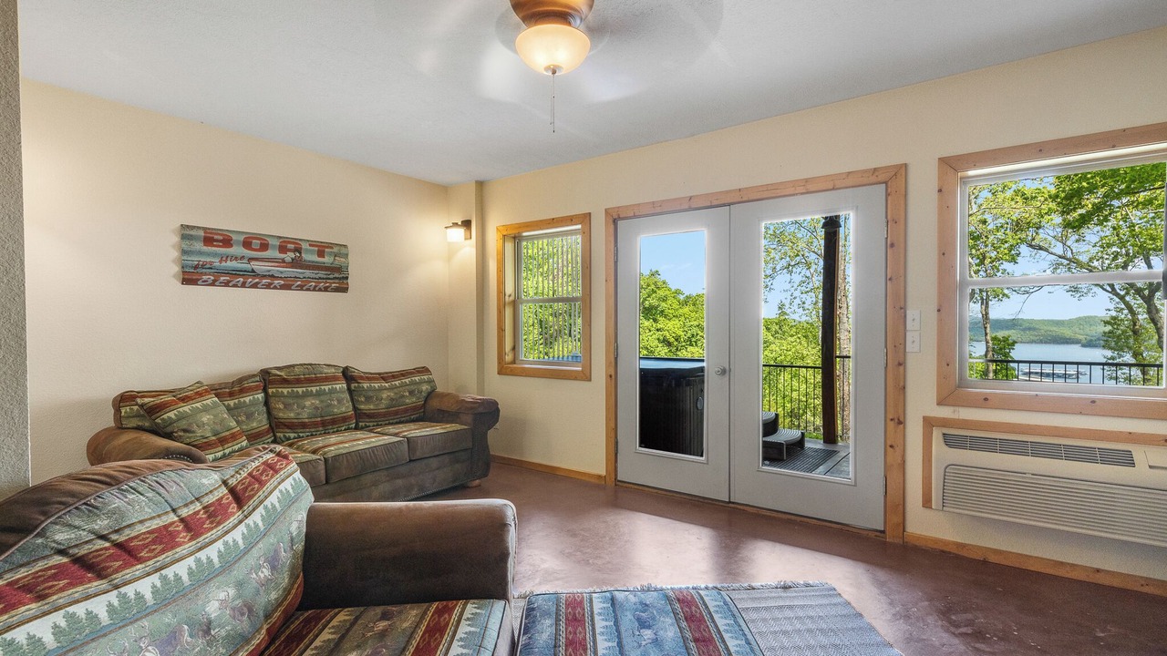Photo of Livingroom in Sylvan Shores